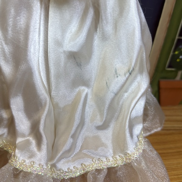 Vintage 1976 Princess Barbie White Glittery Gown - Picture 10 of 12